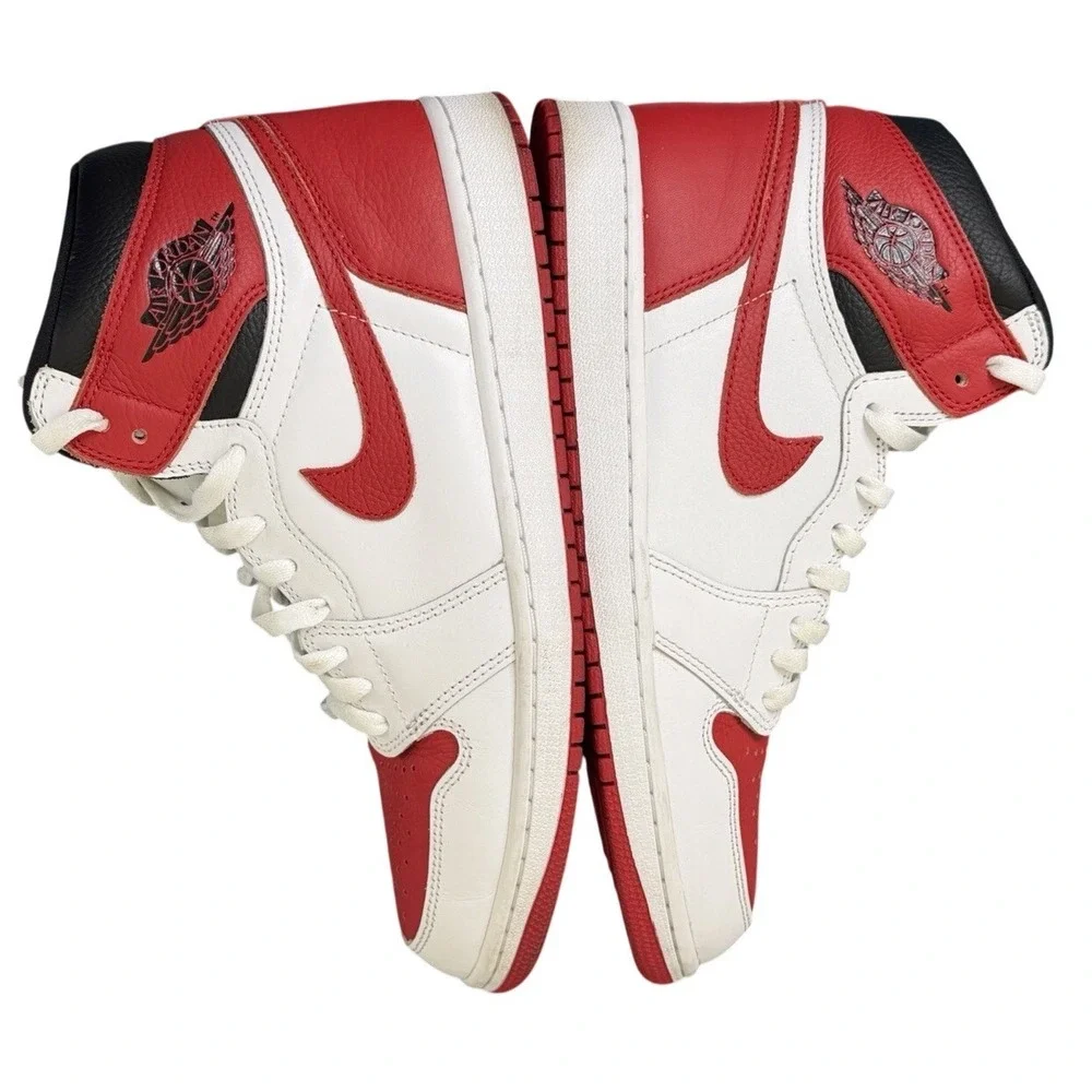 Nike Air Jordan 1 Retro High OG Chicago White Red Black‎ Size 10 555088-161